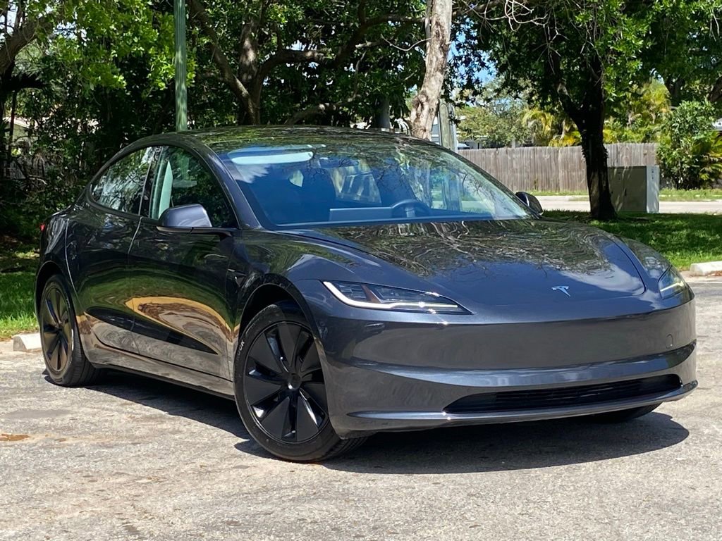 Used 2024 Tesla Model 3 Standard Range image 4