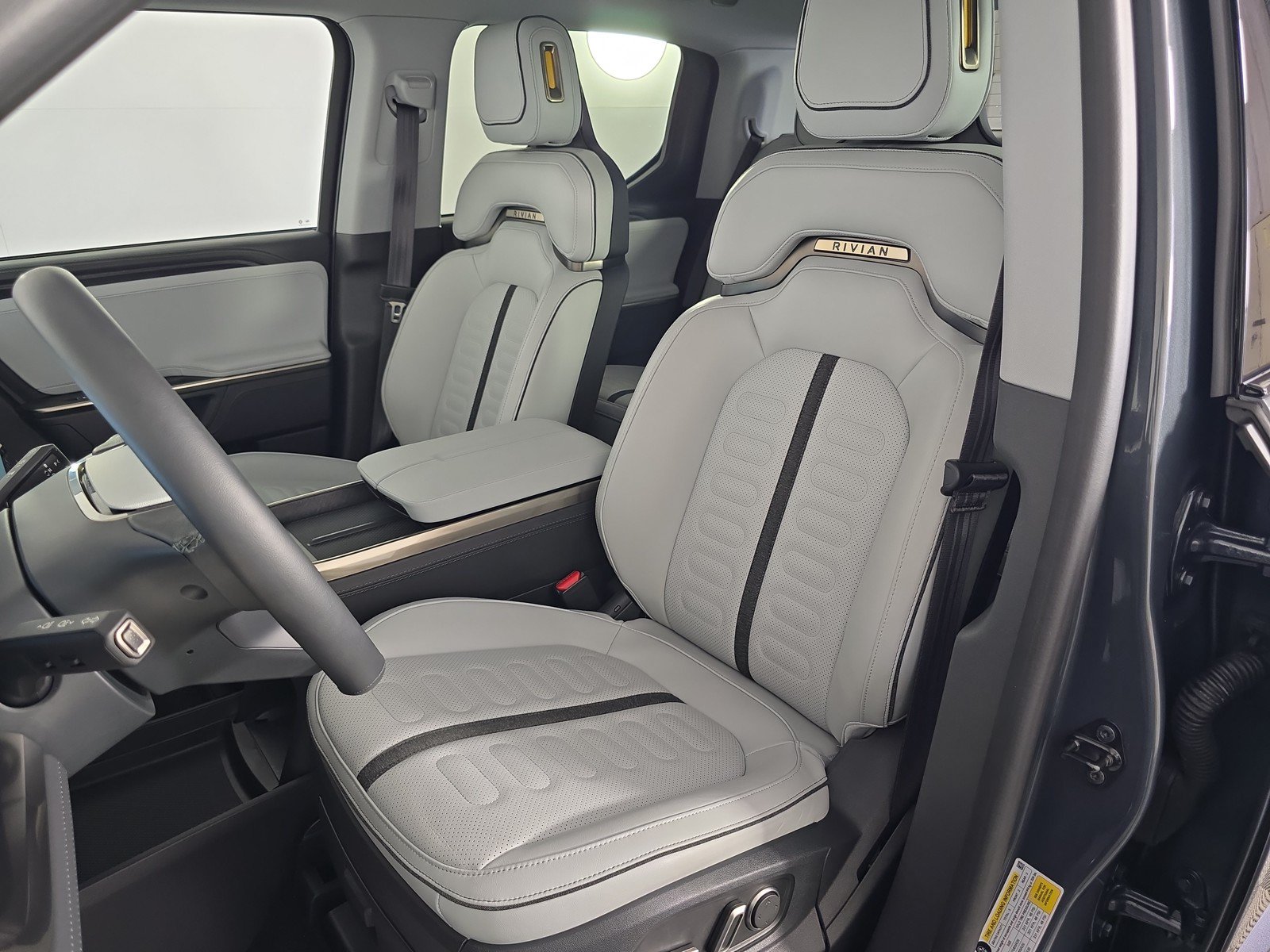 Used 2025 Rivian R1T Adventure AWD/4WD image 20
