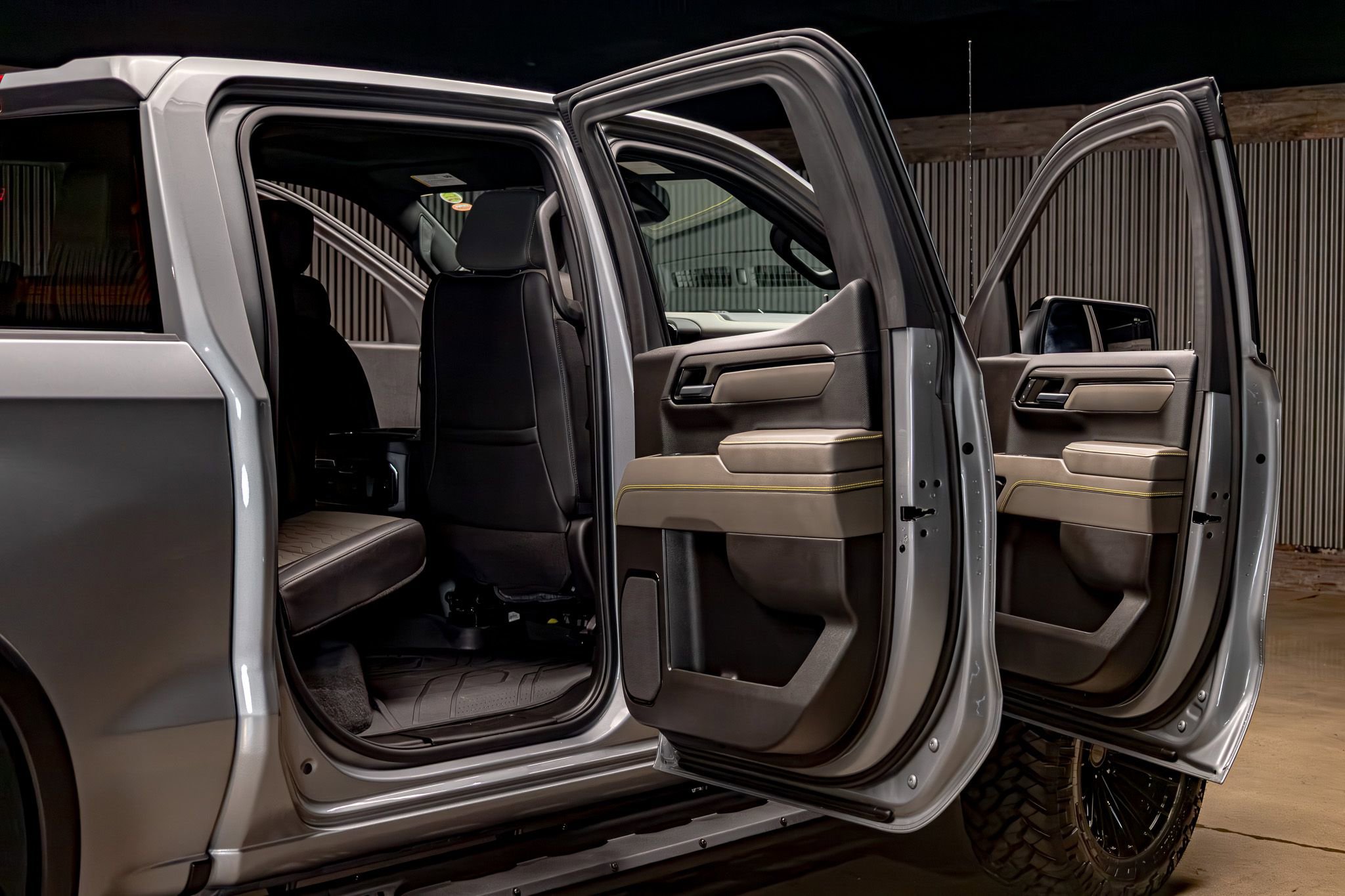 Used 2024 Chevrolet Silverado 1500 ZR2 w/ Technology Package image 34