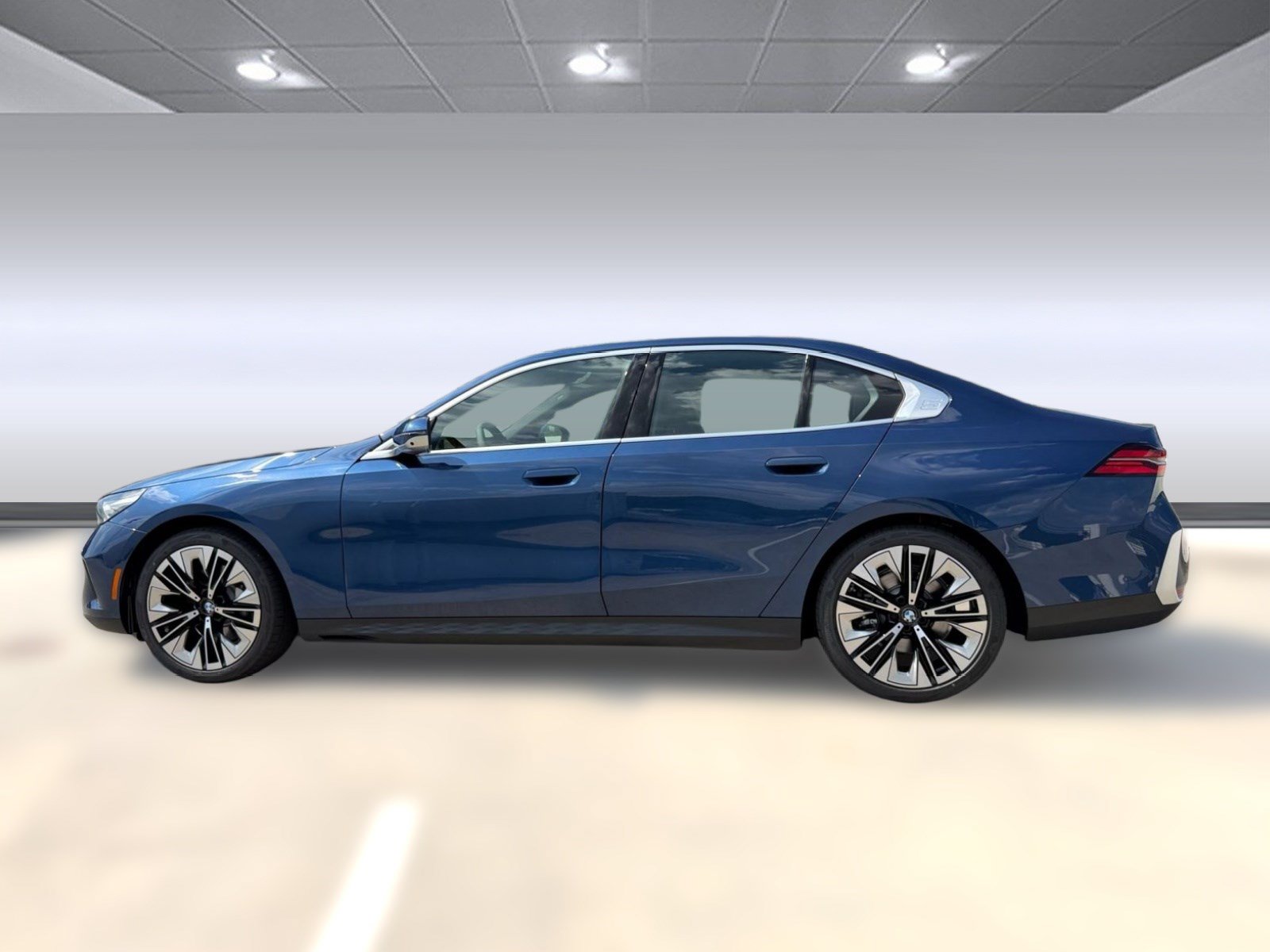 New 2027 BMW 530i RWD image 2