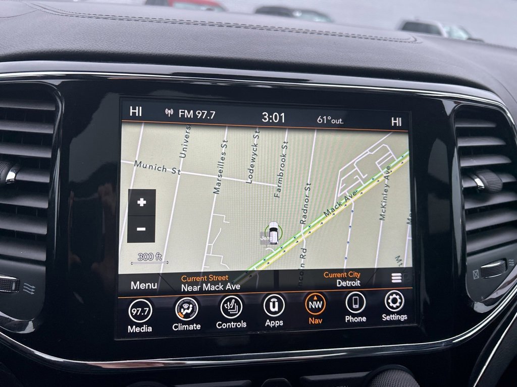 Used 2020 Jeep Grand Cherokee Summit w/ Platinum Series Group image 27