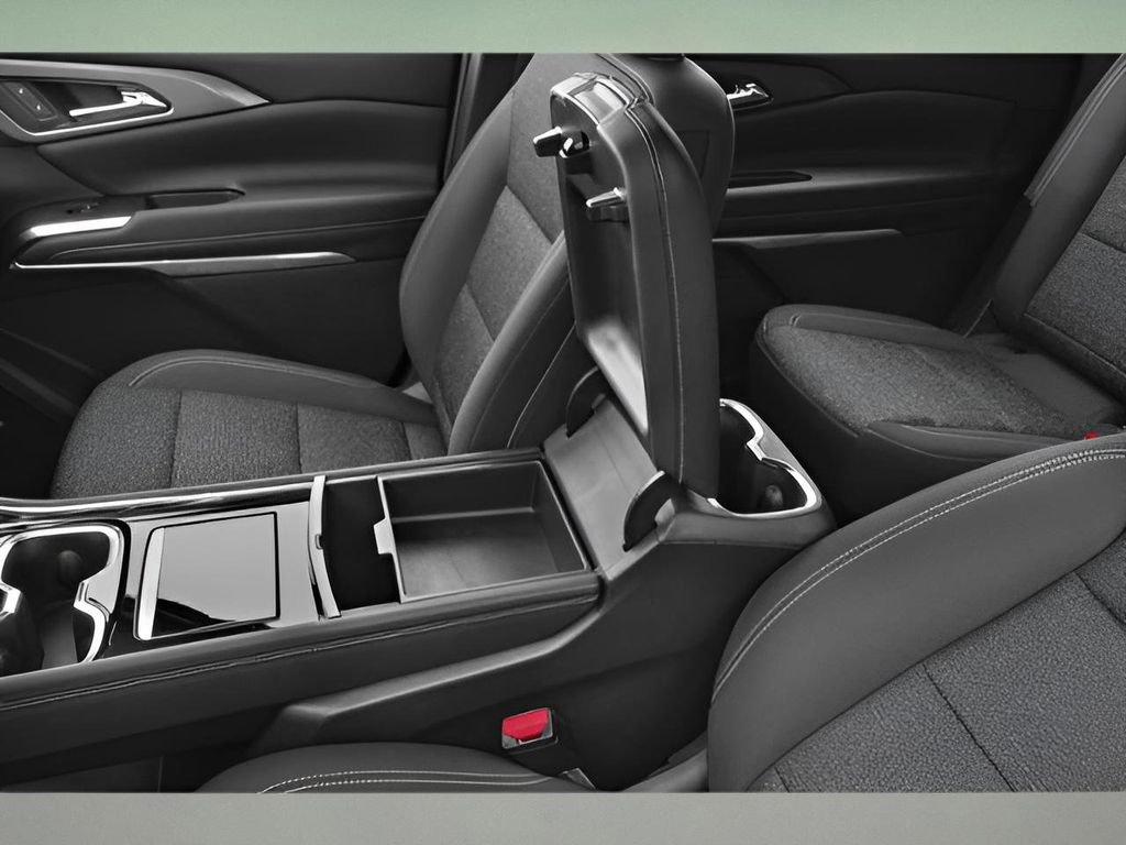 Certified 2026 Chevrolet Traverse LT image 17