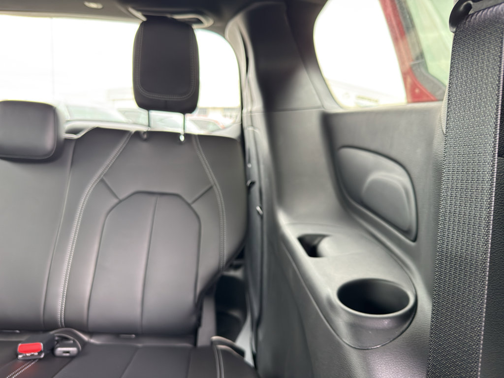 New 2026 Chrysler Pacifica Select AWD/4WD image 35