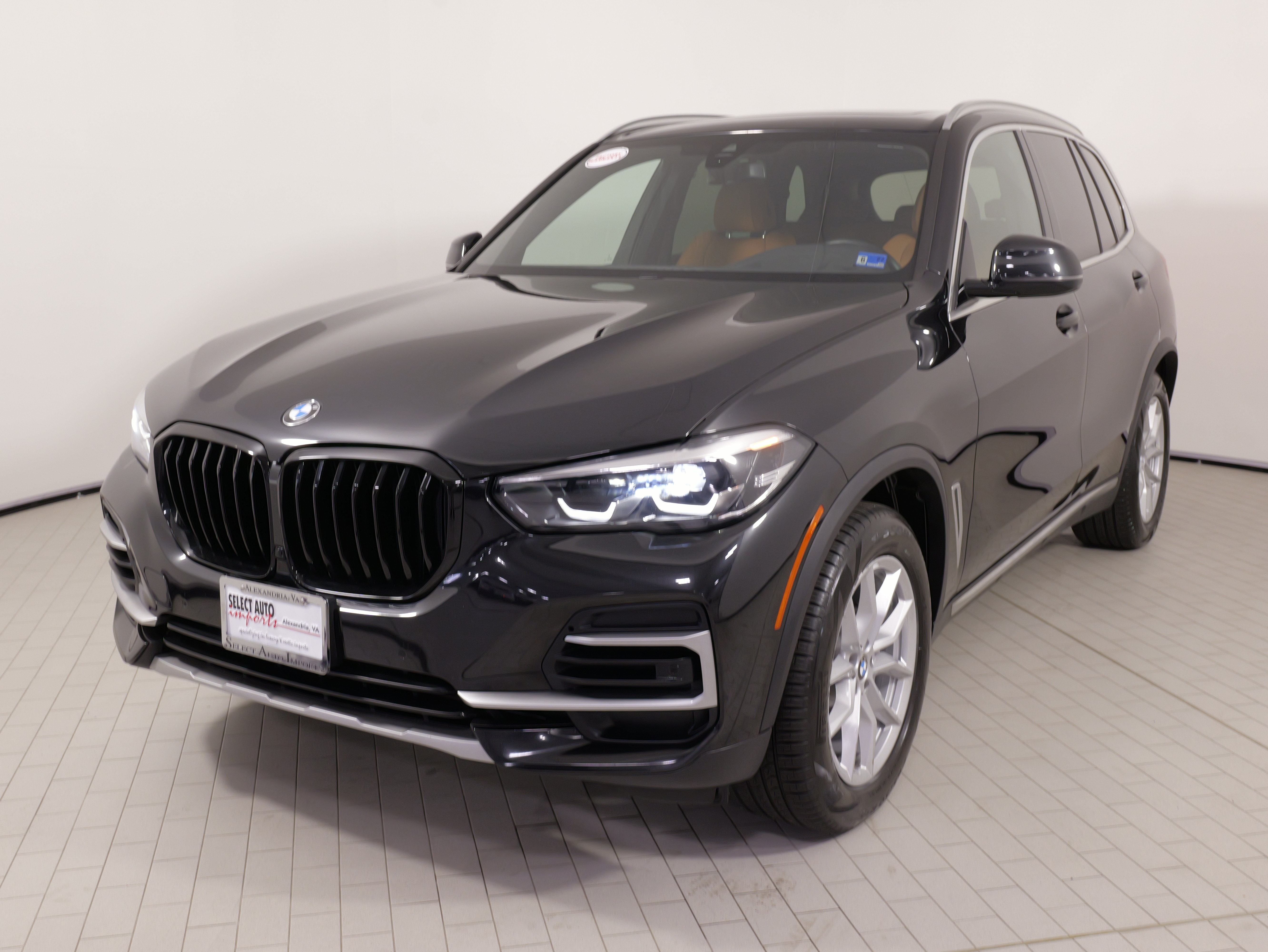 Used 2023 BMW X5 xDrive40i w/ Premium Package AWD/4WD image 4