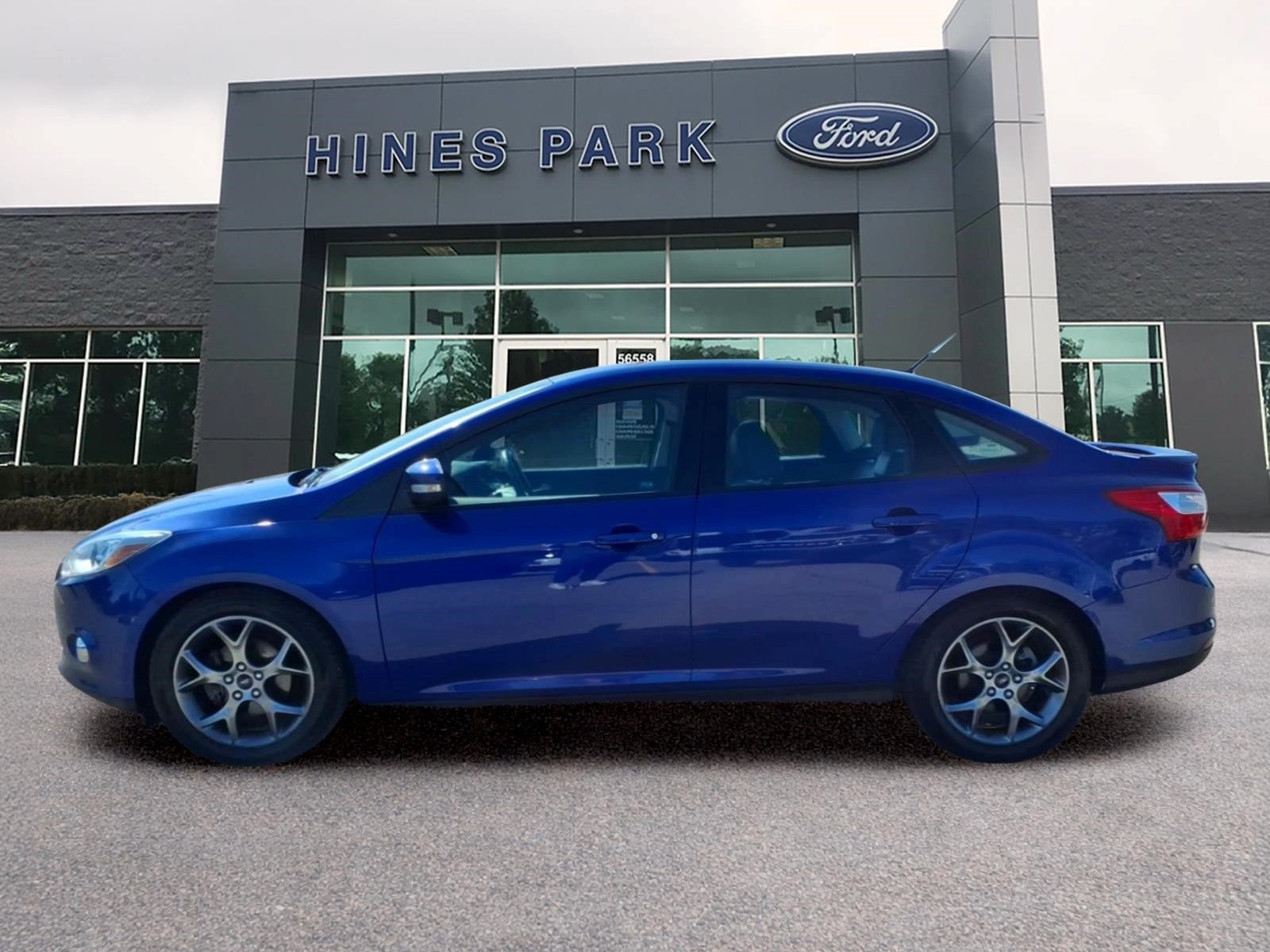 Used 2014 Ford Focus SE w/ Equipment Group 201A FWD image 4