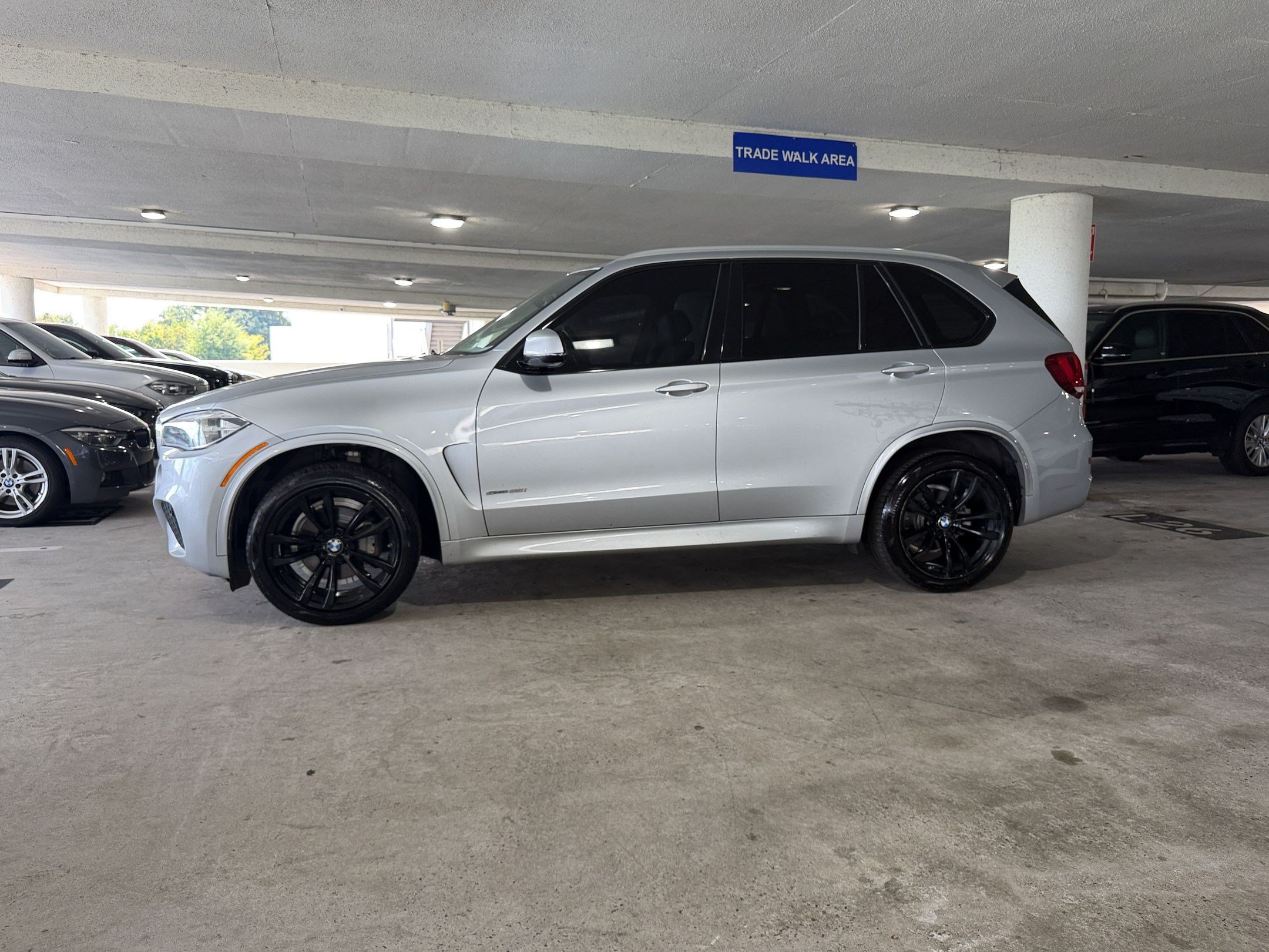 Used 2017 BMW X5 sDrive35i RWD image 2
