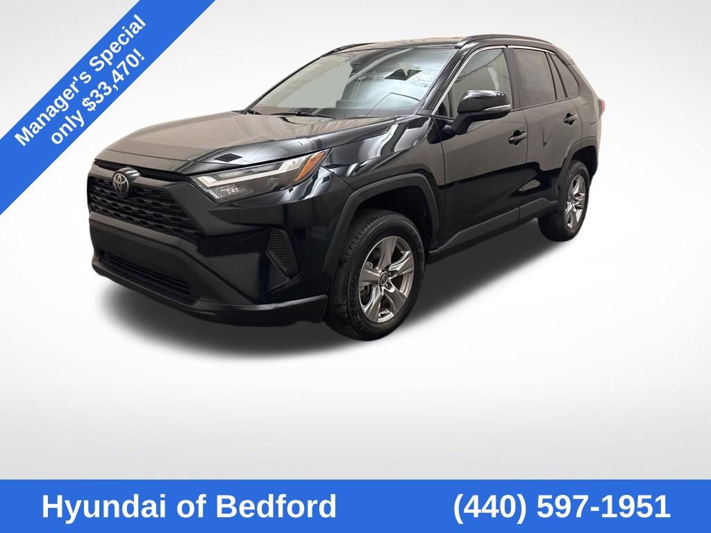 Used 2025 Toyota RAV4 XLE image 1