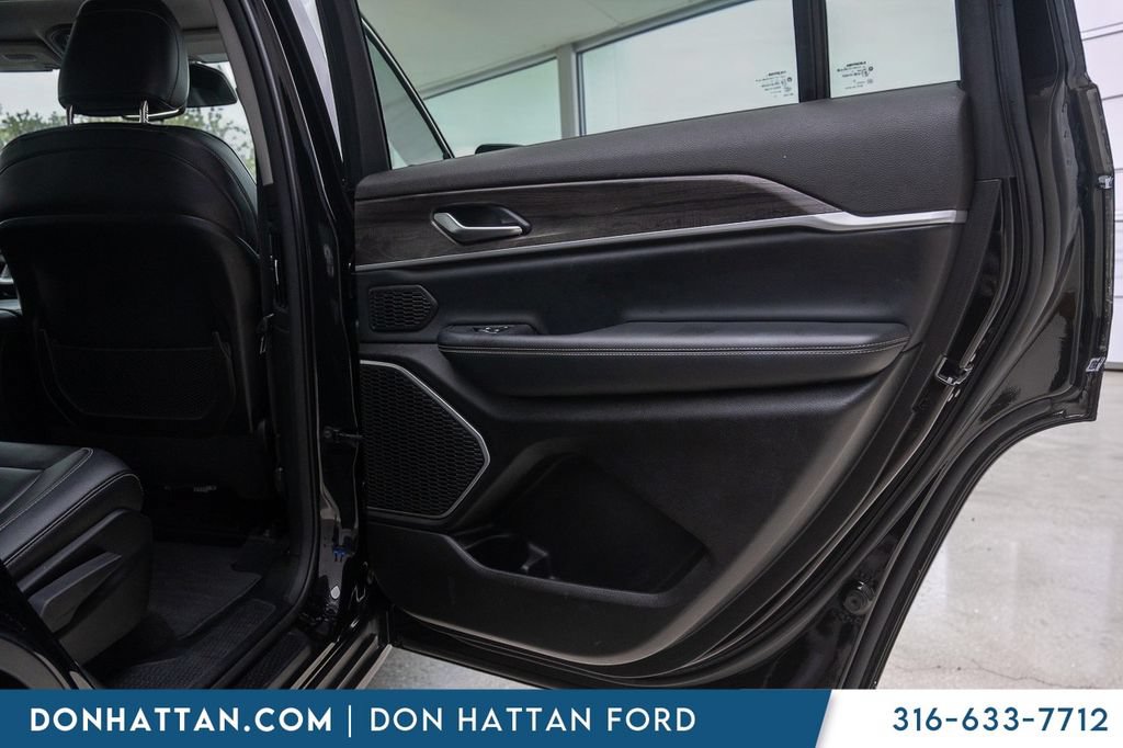 Used 2022 Jeep Grand Cherokee L Limited w/ Trailer Tow Group (B) AWD/4WD image 26