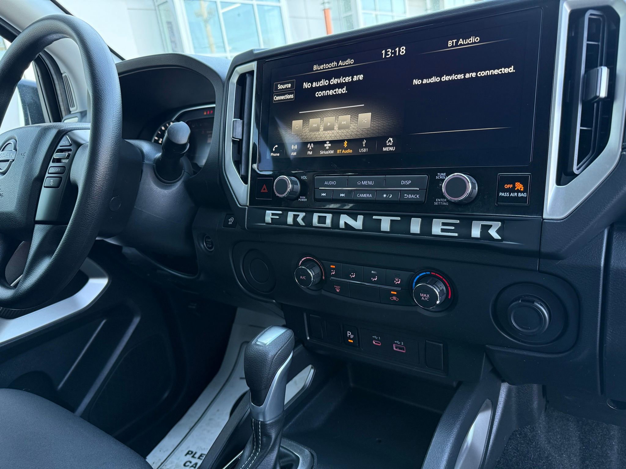 Used 2025 Nissan Frontier SV image 19