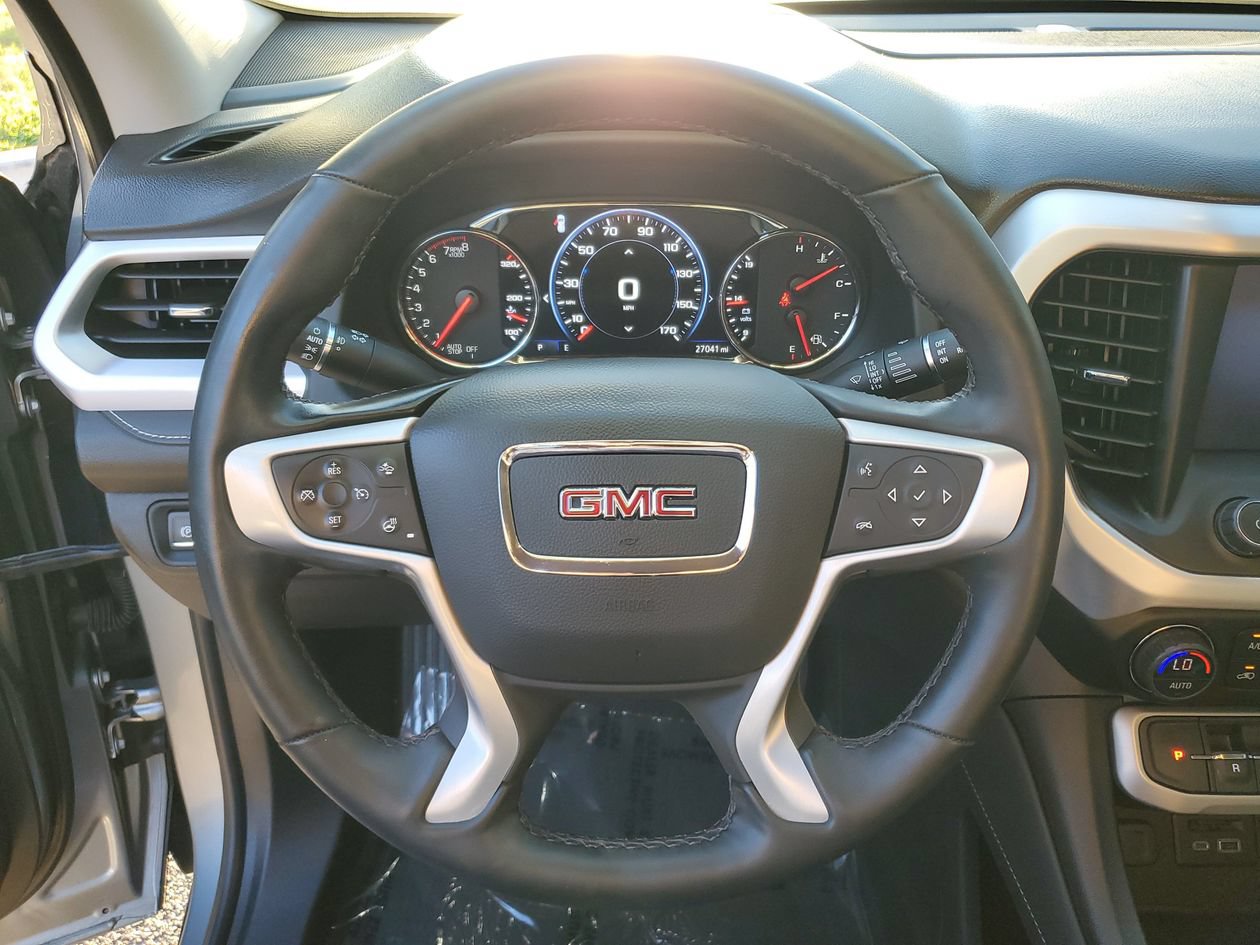 Used 2023 GMC Acadia SLT w/ Technology Package FWD image 20