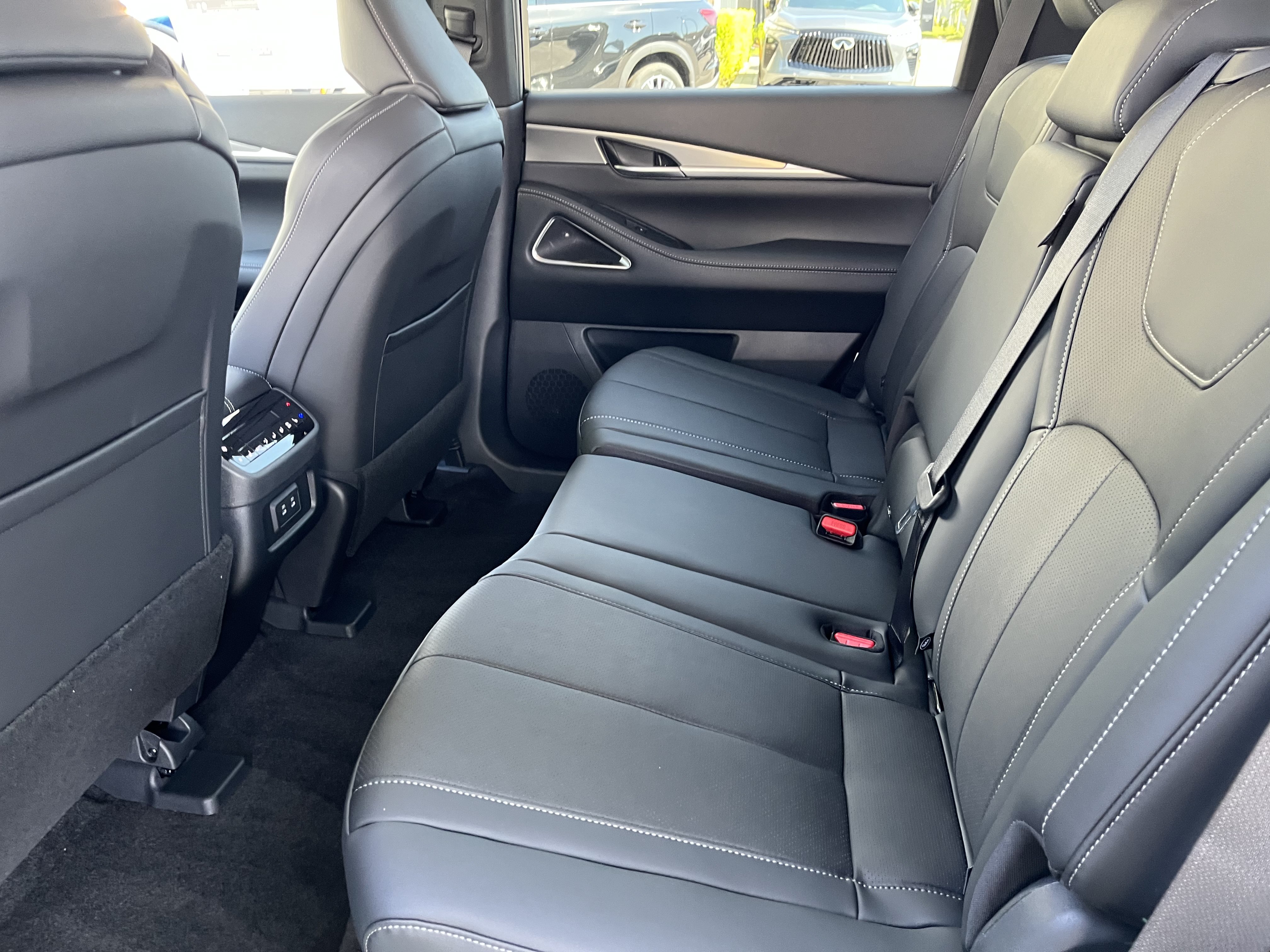 New 2027 INFINITI QX60 Luxe w/ Cargo Package FWD image 14