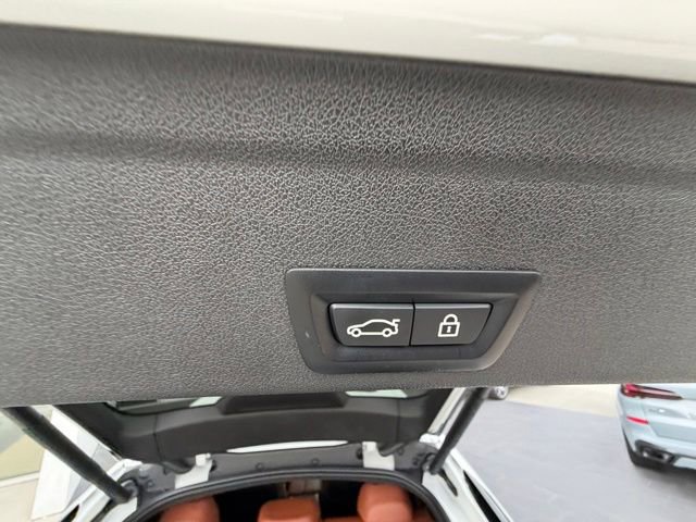 Certified 2022 BMW X6 M50i w/ Executive Package AWD/4WD image 37