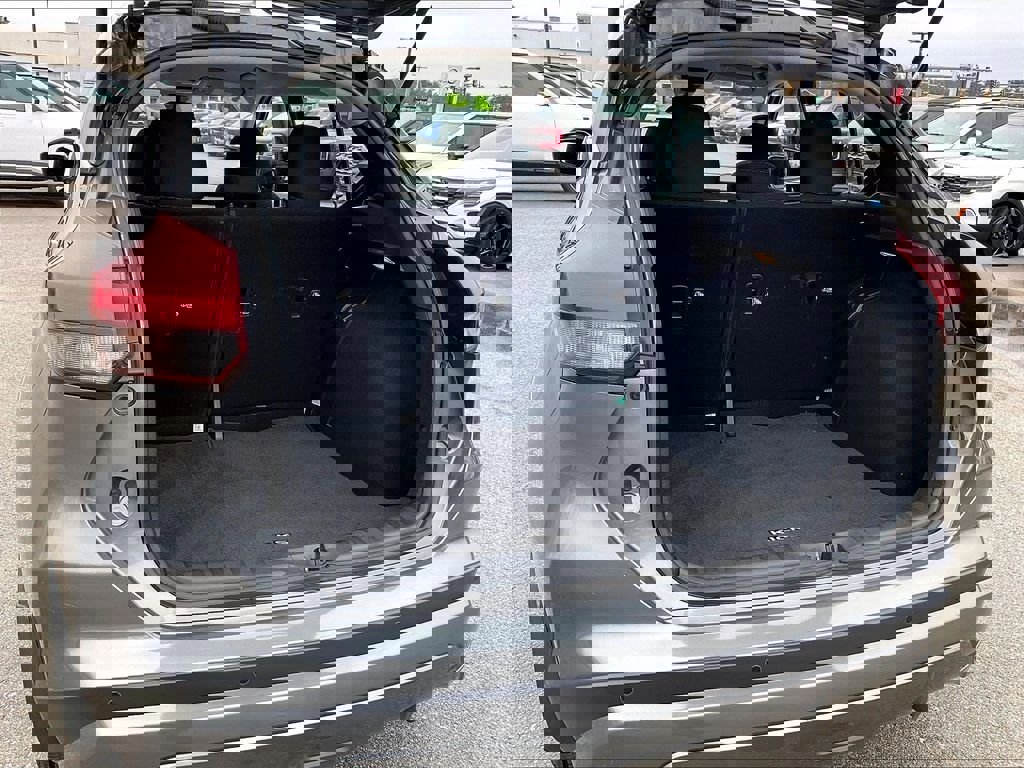 Used 2023 Nissan Kicks SV FWD image 33