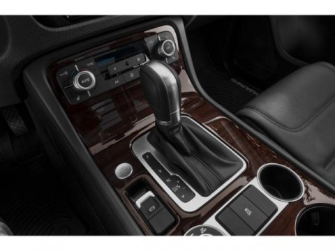 Used 2015 Volkswagen Touareg Lux image 11