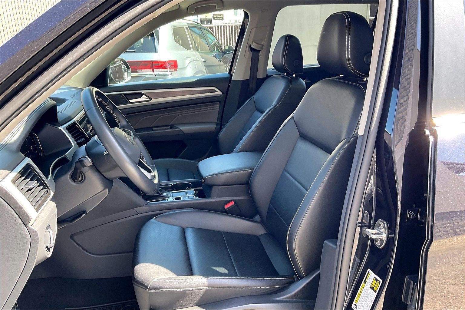 Certified 2023 Volkswagen Atlas SE w/ Panoramic Sunroof Package FWD image 24