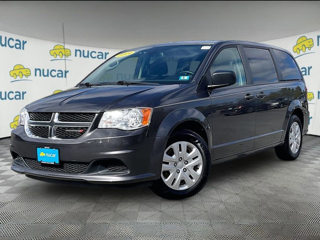 Used 2019 Dodge Grand Caravan SE w/ UConnect Hands-Free Group FWD image 3
