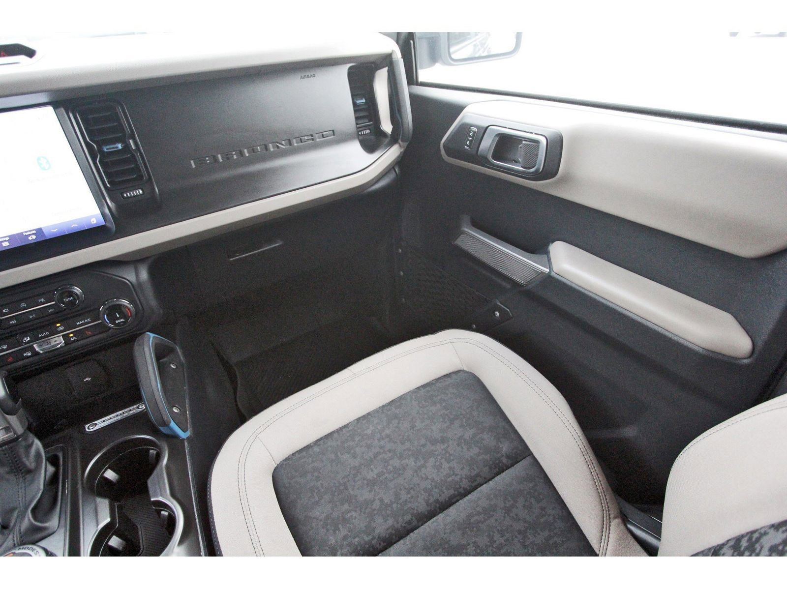 Used 2022 Ford Bronco Wildtrak image 13