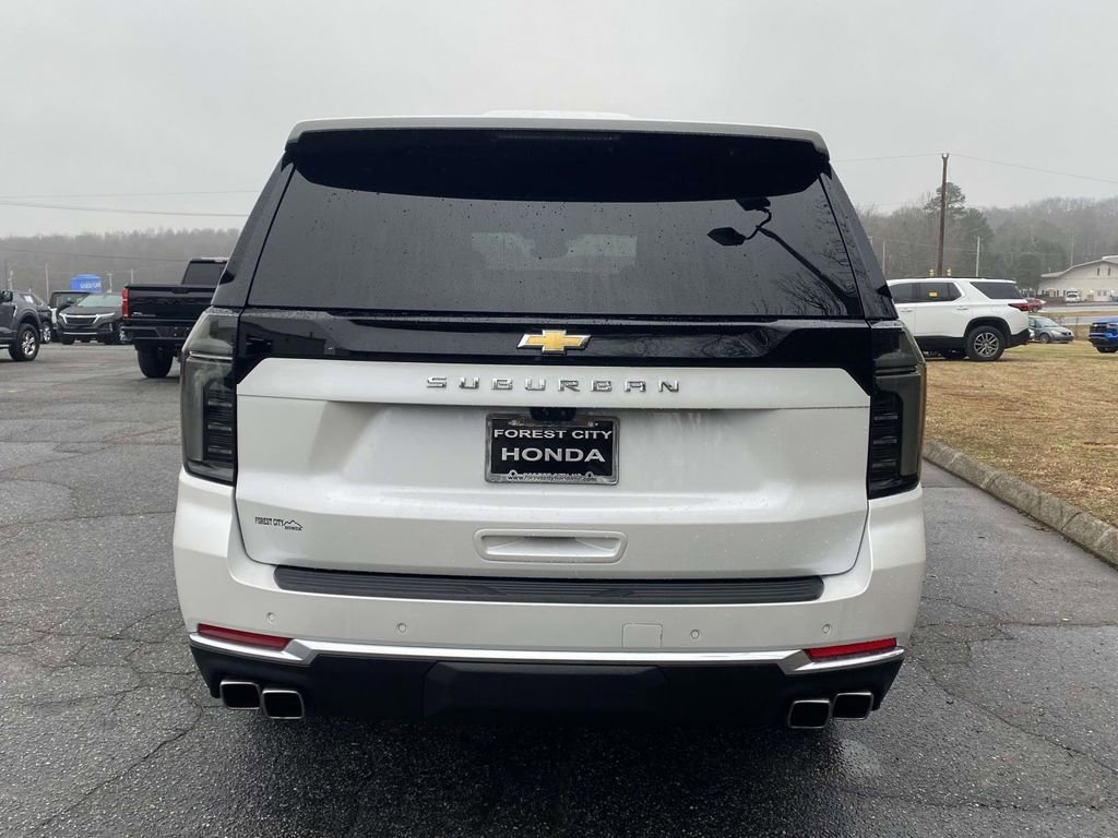 Used 2025 Chevrolet Suburban High Country AWD/4WD image 4