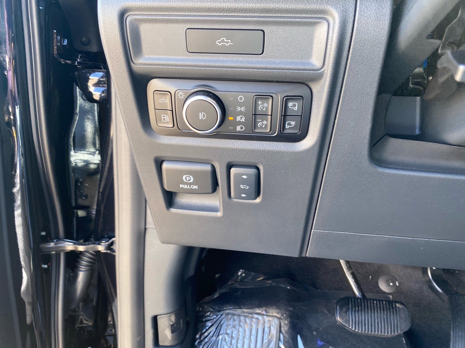 New 2026 Ford F150 Lariat w/ Equipment Group 502A High AWD/4WD image 35