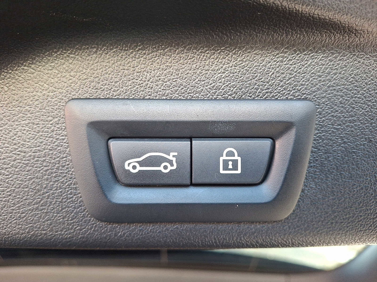 Used 2023 BMW X5 xDrive40i w/ Premium Package image 29