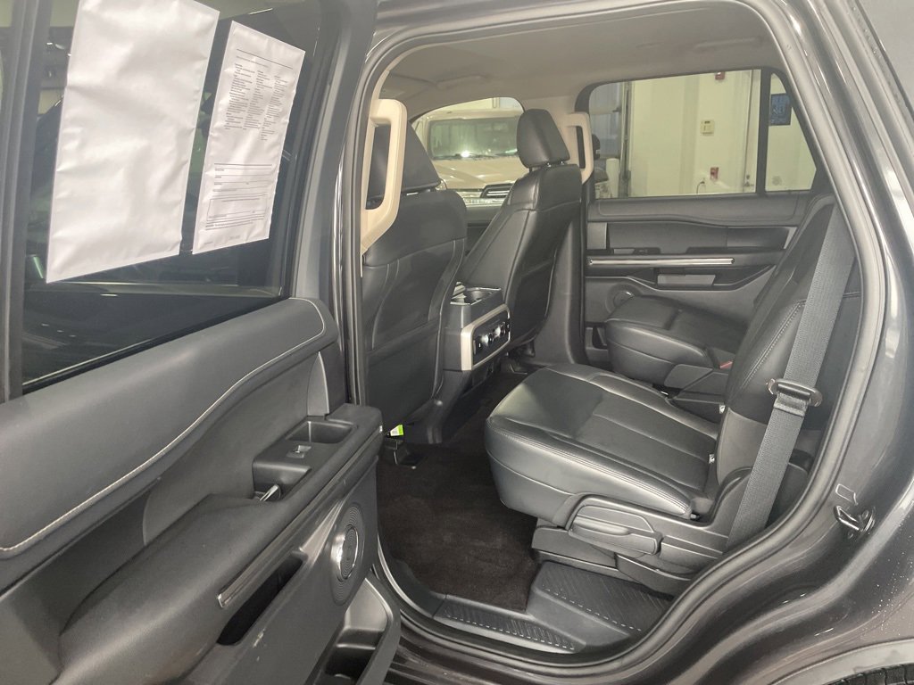Used 2022 Ford Expedition XLT image 13