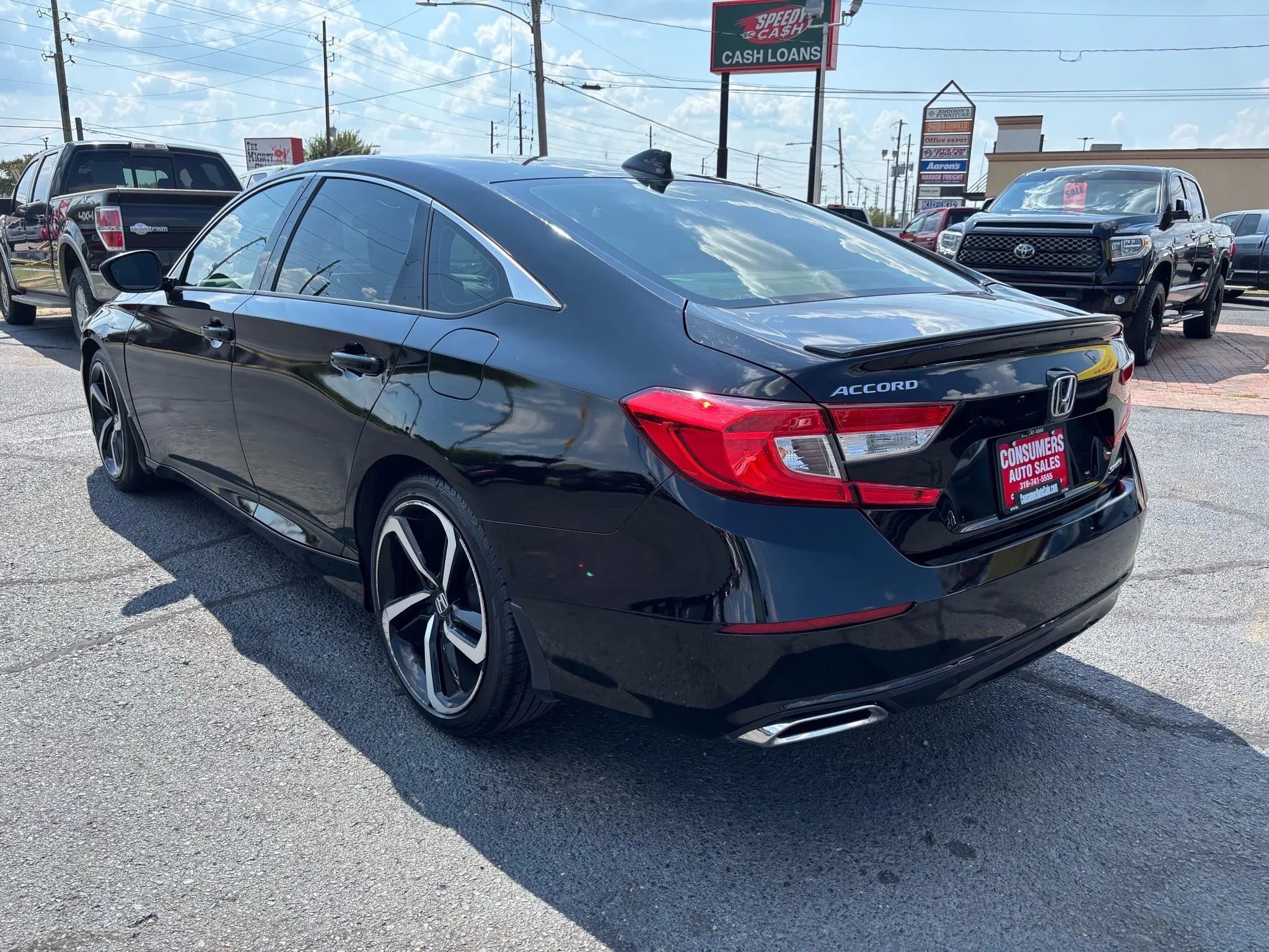 Used 2019 Honda Accord Sport image 3
