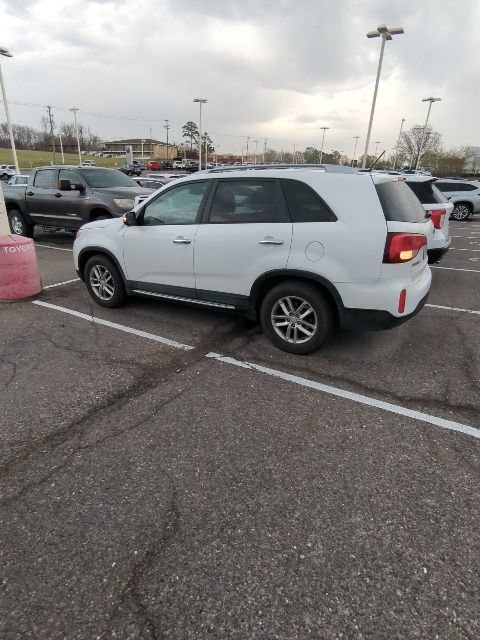 Used 2015 Kia Sorento LX image 3