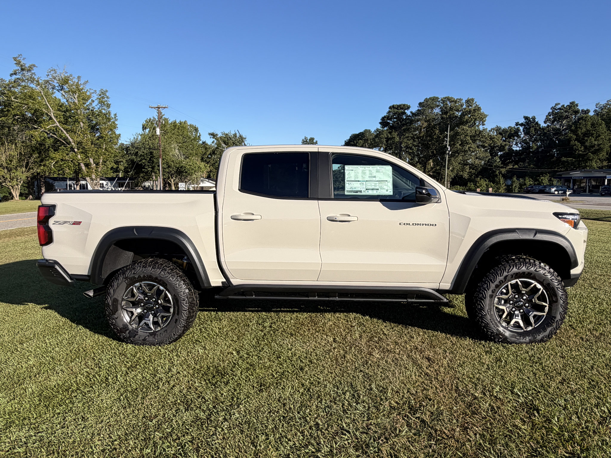 New 2026 Chevrolet Colorado ZR2 AWD/4WD image 2