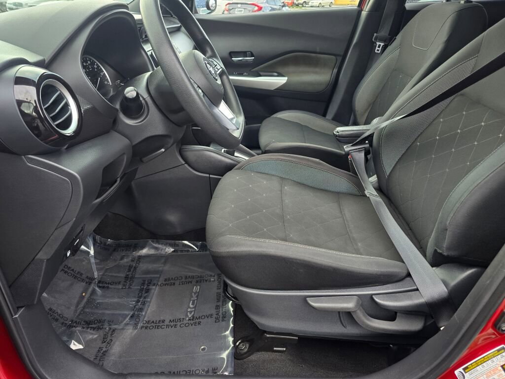 Used 2020 Nissan Kicks SV image 16