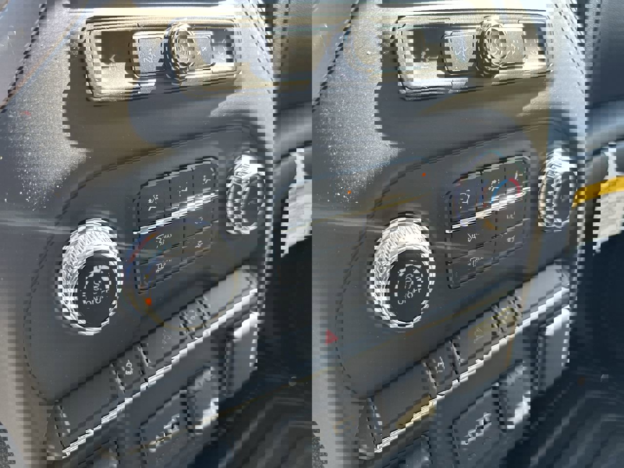 New 2025 GMC Sierra 2500 Pro w/ Convenience Package image 17