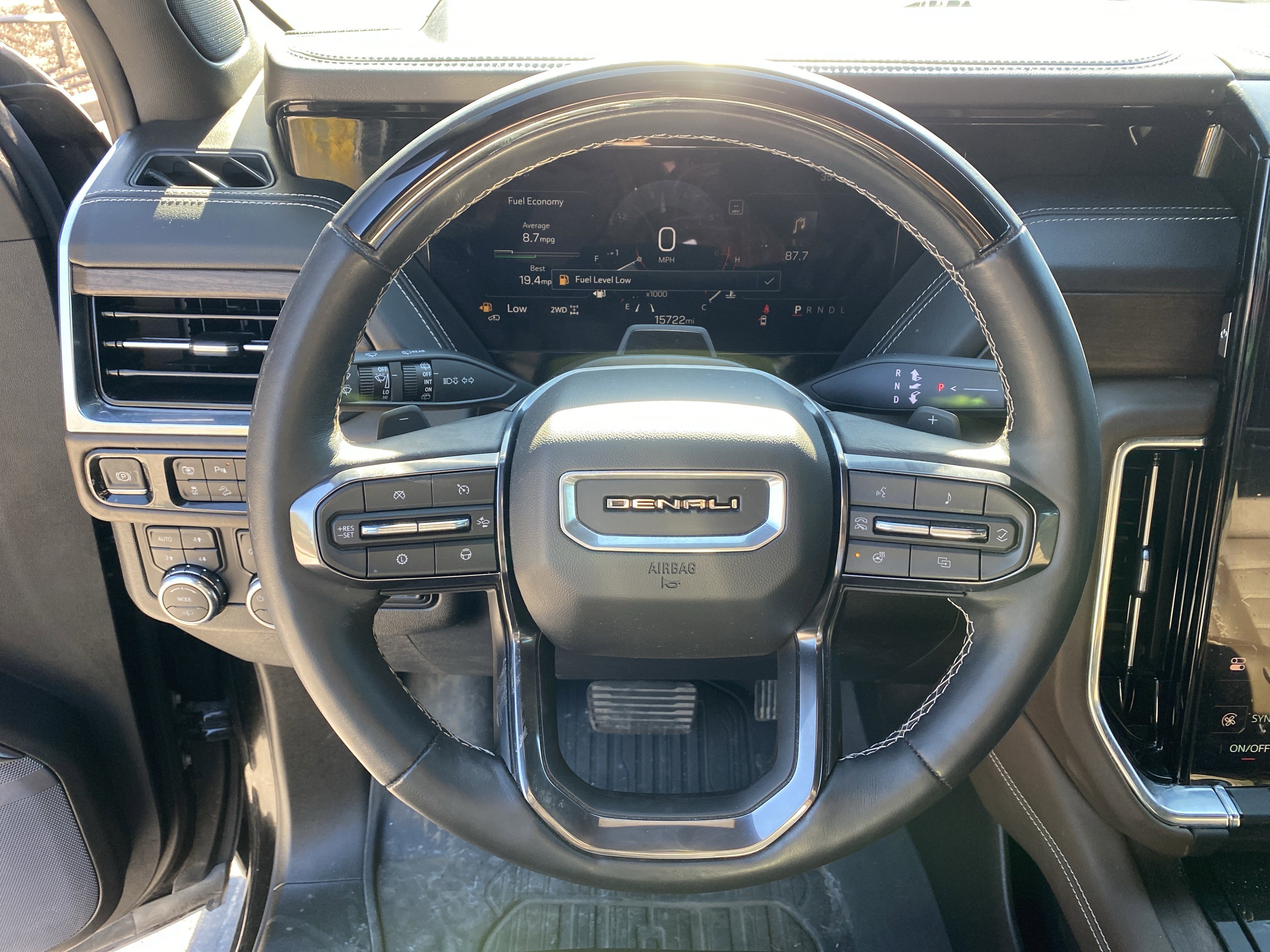 Used 2025 GMC Yukon Denali Ultimate image 10