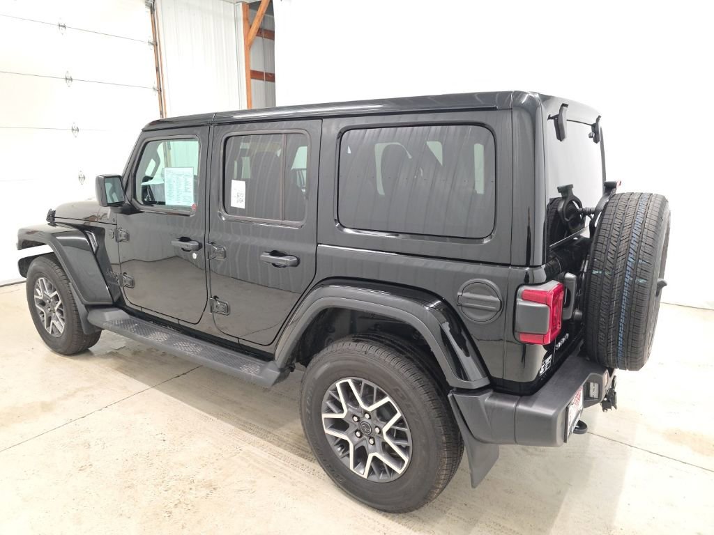 Used 2025 Jeep Wrangler Sahara w/ Technology Group image 3