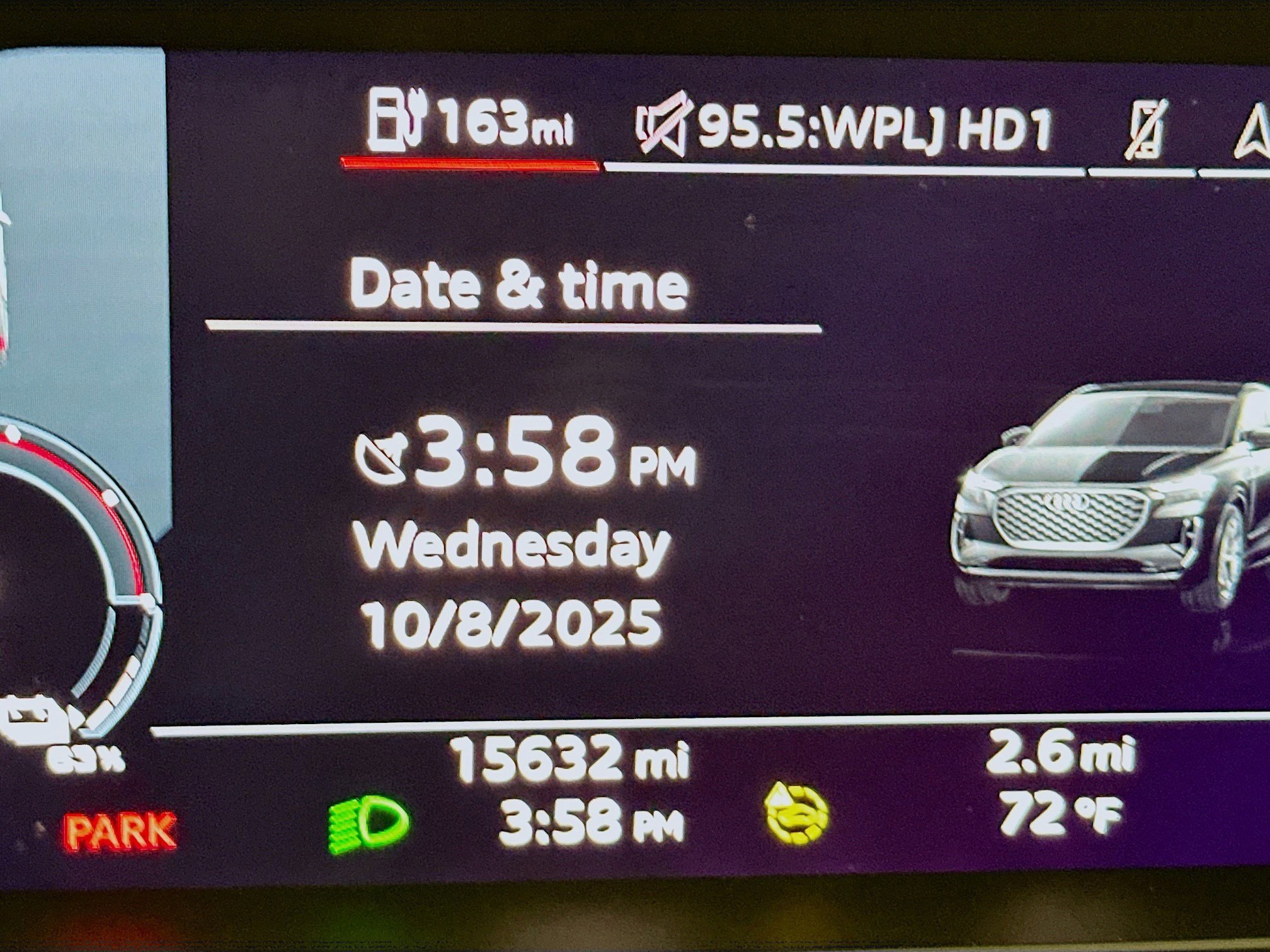 Used 2024 Audi Q4 e-tron Prestige image 9