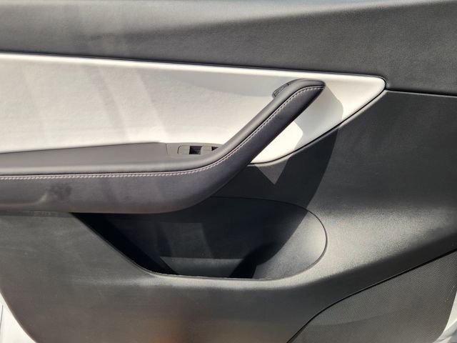 Used 2022 Tesla Model Y Performance image 22