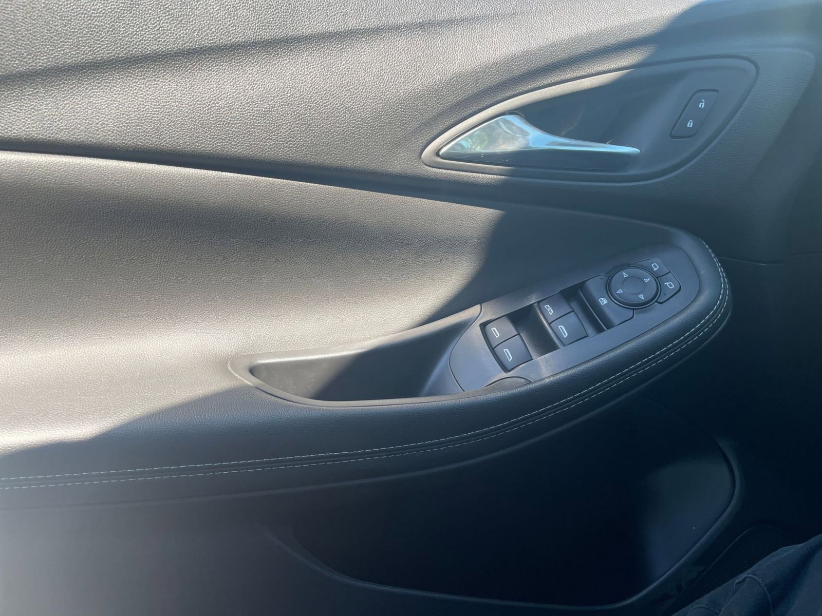 Used 2025 Buick Encore GX Preferred image 18