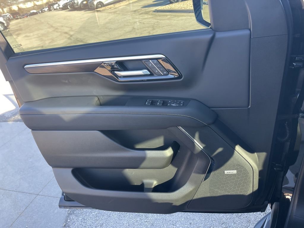 New 2026 Chevrolet Suburban Premier image 38