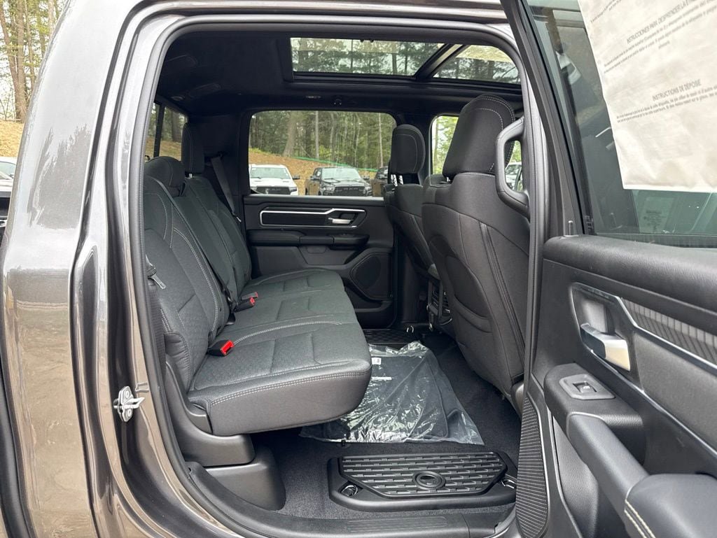 New 2026 RAM 1500 4x4 Crew Cab image 27