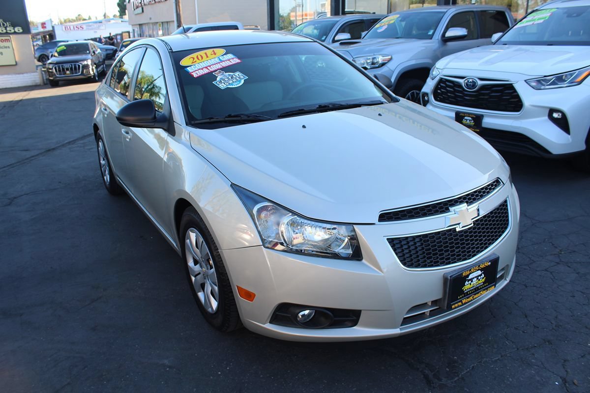Used 2014 Chevrolet Cruze LS FWD image 8