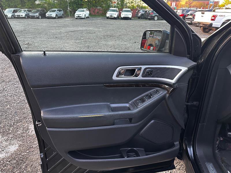 Used 2015 Ford Explorer Limited w/ Equipment Group 301A AWD/4WD image 15