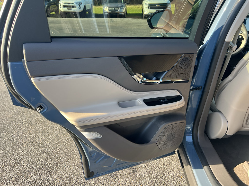 Certified 2023 Lincoln Corsair Reserve image 24