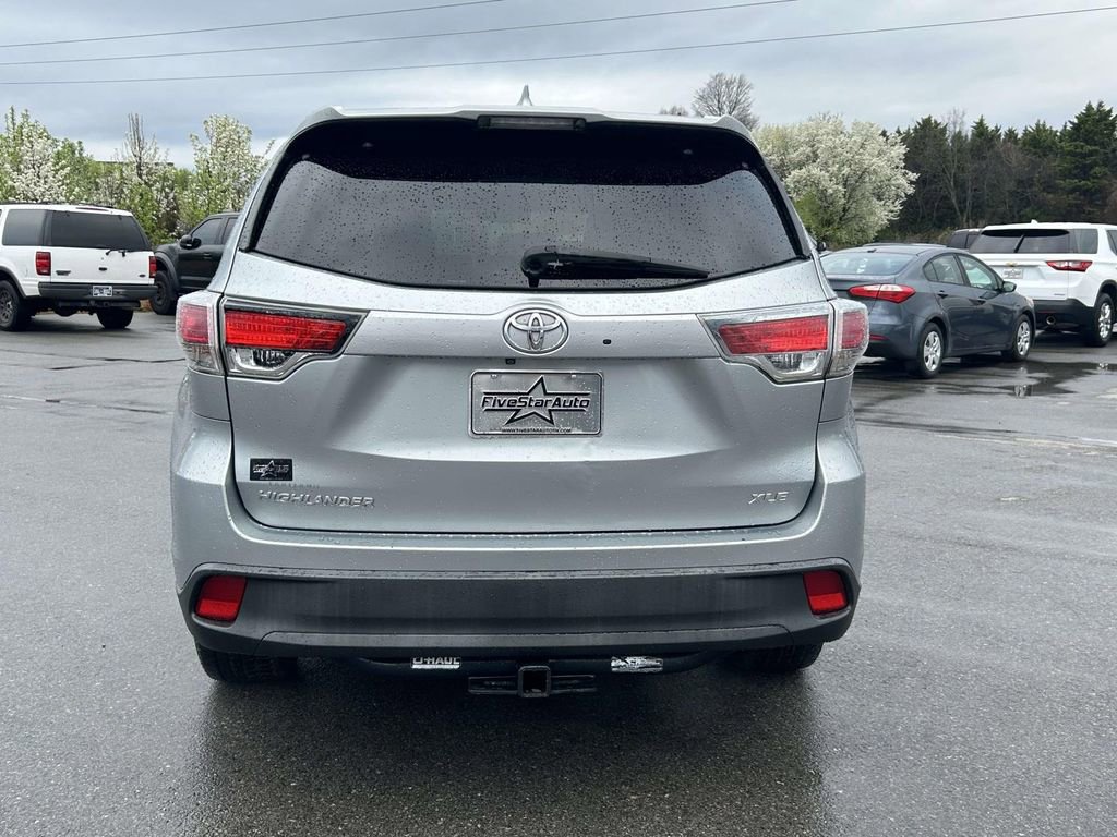 Used 2015 Toyota Highlander XLE image 4