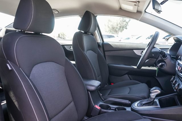 Certified 2023 Kia Forte LXS w/ LXS Technology Package FWD image 16