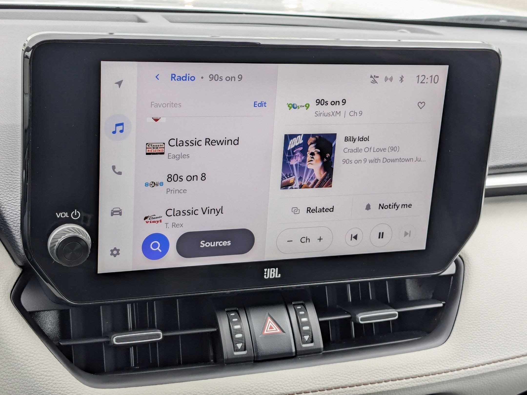 Used 2023 Toyota RAV4 XLE Premium image 20