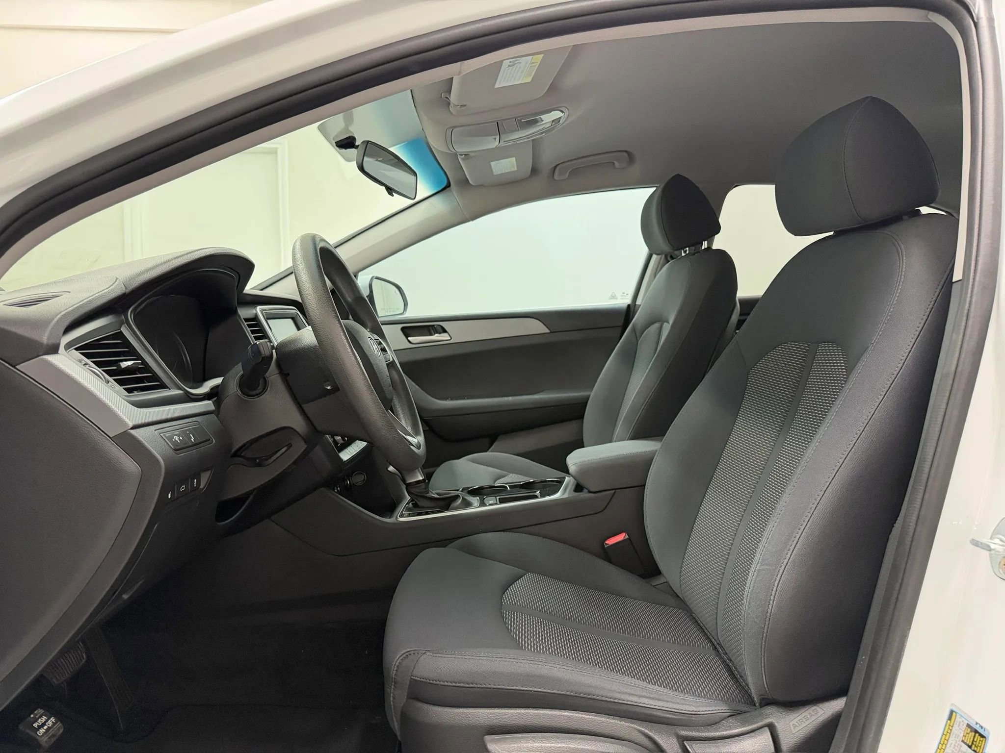 Used 2018 Hyundai Sonata SE FWD image 12