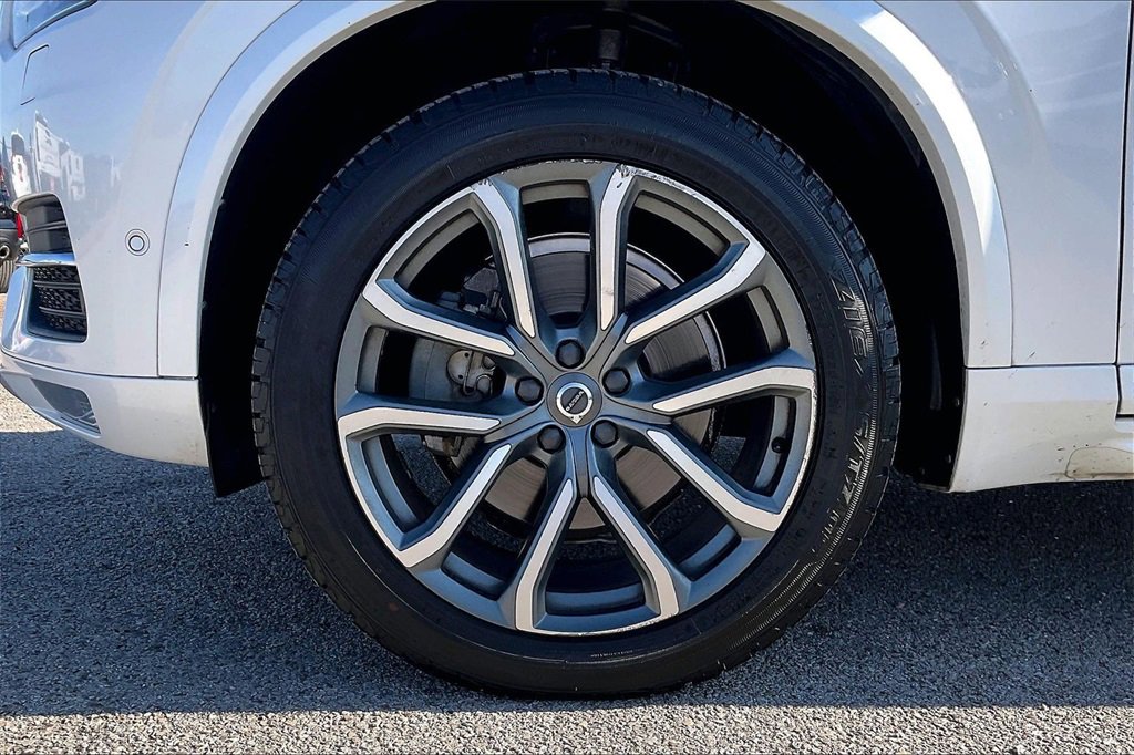 Used 2017 Volvo XC90 T6 Momentum w/ Vision Package image 35