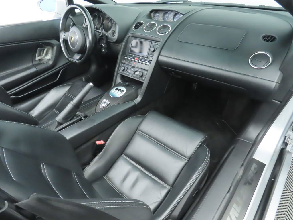 Used 2006 Lamborghini Gallardo Base image 21