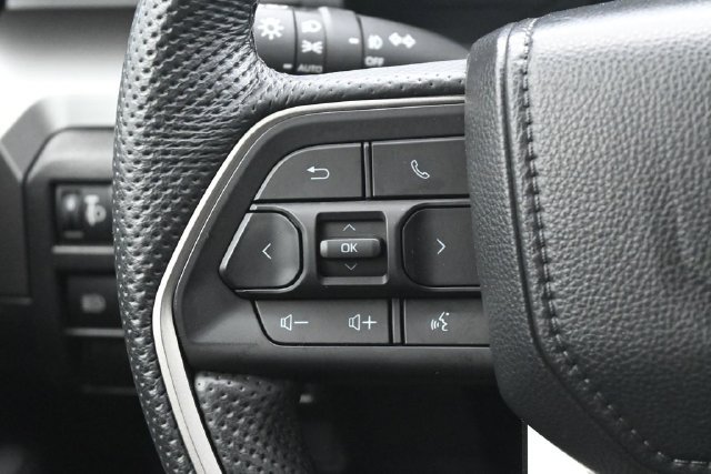 Used 2024 Toyota Tacoma SR5 AWD/4WD image 17