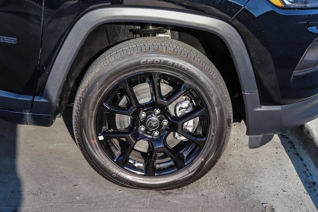 New 2026 Jeep Compass Latitude AWD/4WD image 11