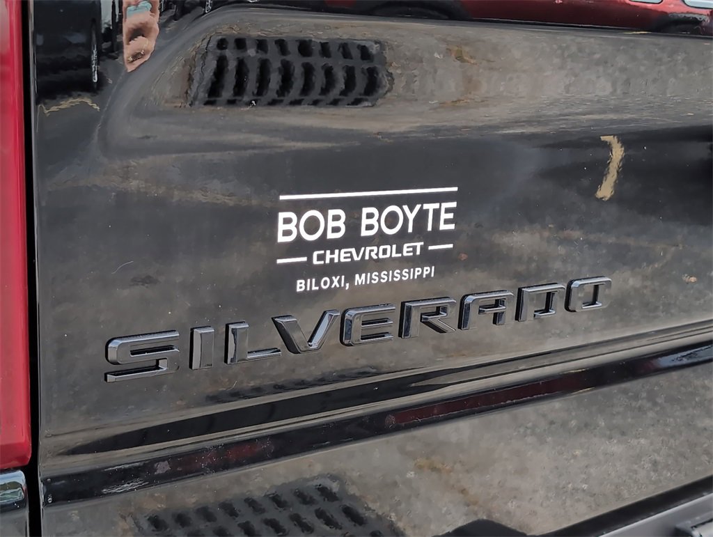 New 2026 Chevrolet Silverado 1500 High Country w/ LPO, Dark Essentials Package image 32