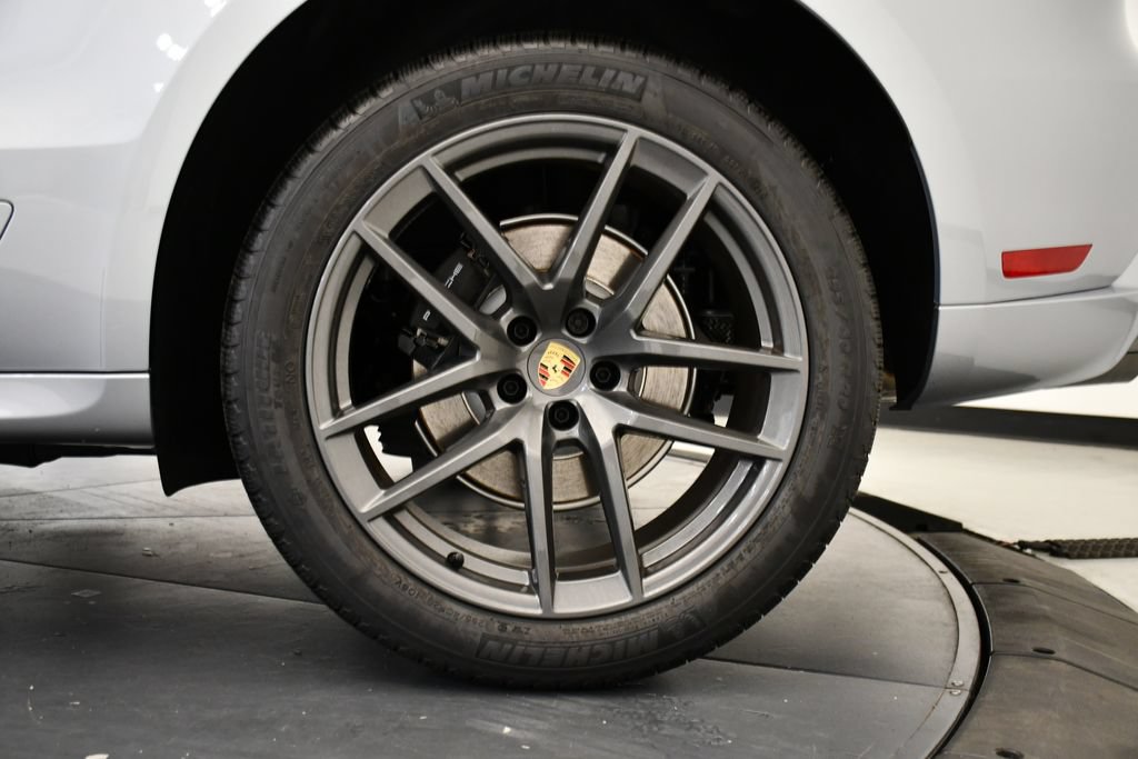 Certified 2026 Porsche Macan Turbo AWD/4WD image 17